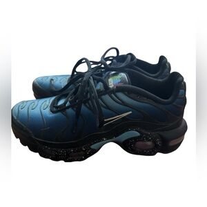 Nike Black and Blue Athletic Shoes